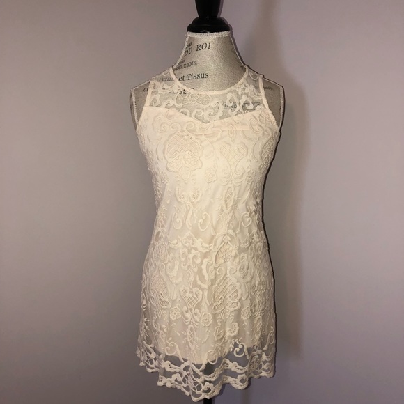 Monteau Dresses & Skirts - Monteau cream lace dress